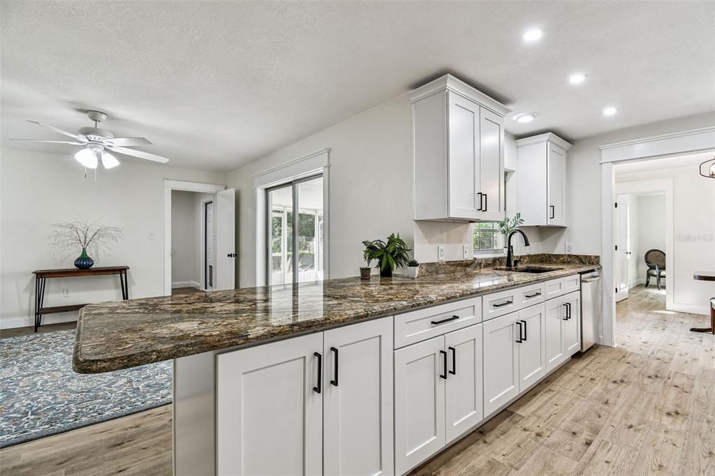 Под контрактом: $395,000 (3 спален, 2 ванн, 1752 Квадратных фут)