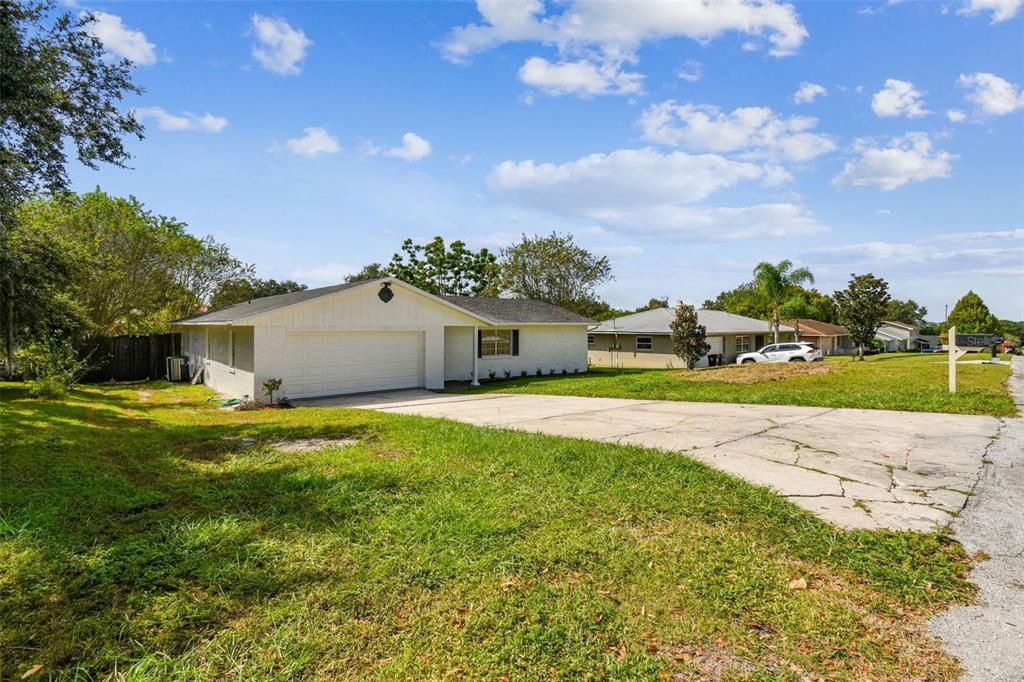 Под контрактом: $395,000 (3 спален, 2 ванн, 1752 Квадратных фут)