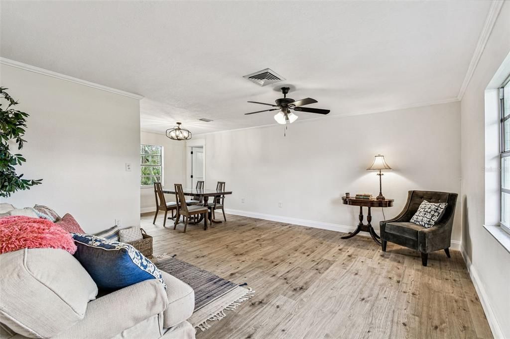 Под контрактом: $395,000 (3 спален, 2 ванн, 1752 Квадратных фут)