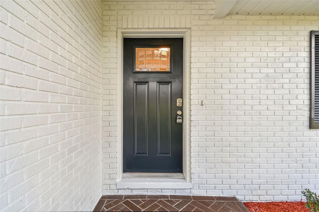 Под контрактом: $395,000 (3 спален, 2 ванн, 1752 Квадратных фут)