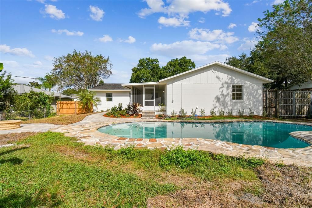 Под контрактом: $395,000 (3 спален, 2 ванн, 1752 Квадратных фут)