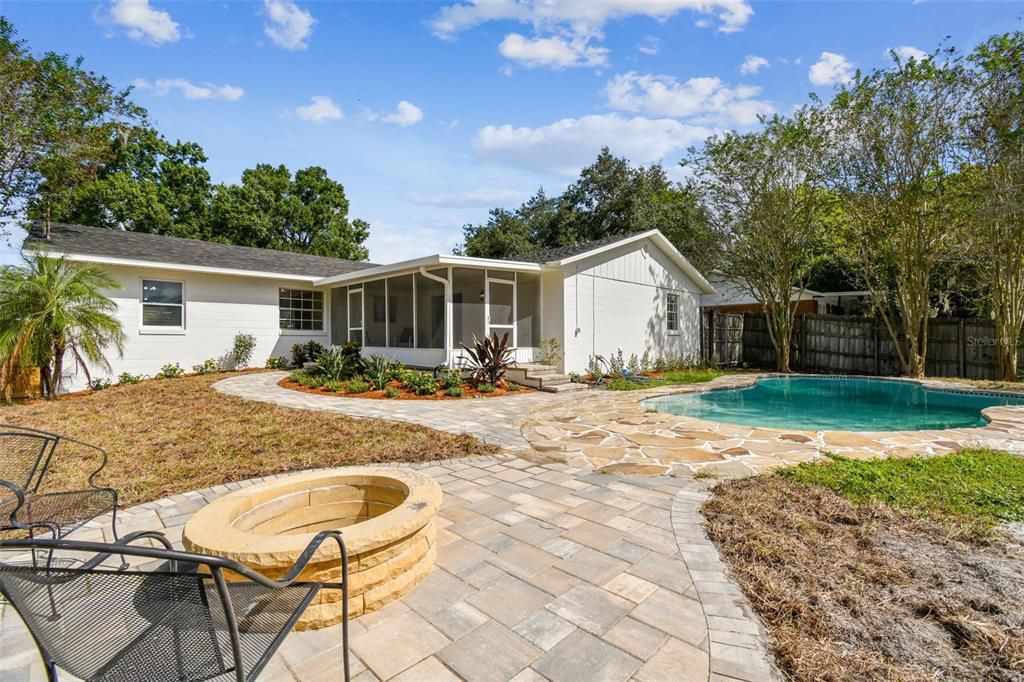 Под контрактом: $395,000 (3 спален, 2 ванн, 1752 Квадратных фут)