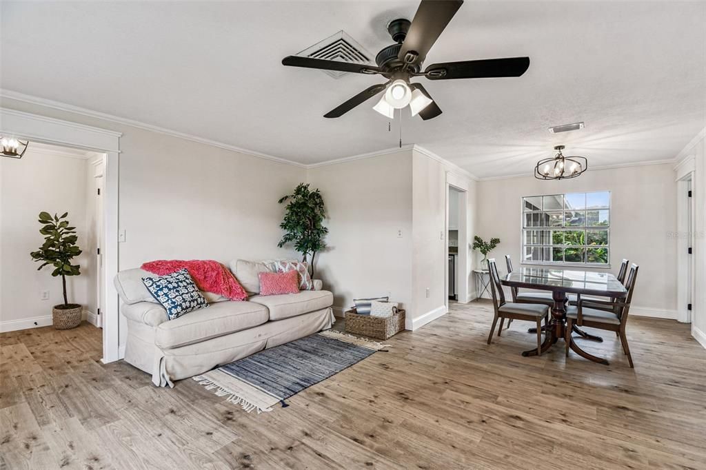 Под контрактом: $395,000 (3 спален, 2 ванн, 1752 Квадратных фут)