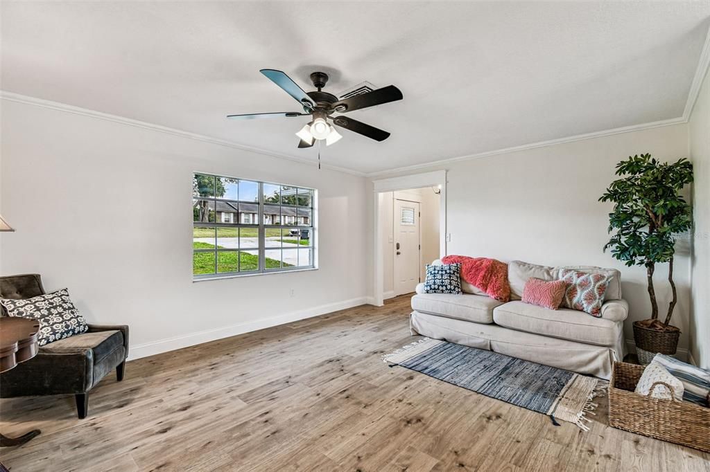 Под контрактом: $395,000 (3 спален, 2 ванн, 1752 Квадратных фут)