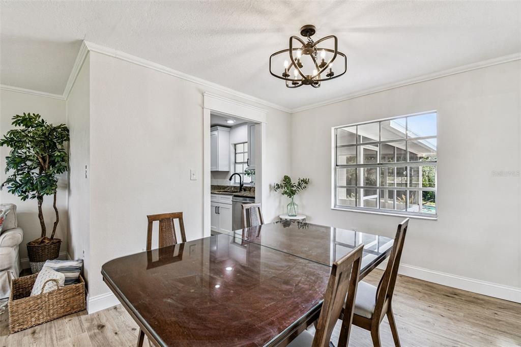 Под контрактом: $395,000 (3 спален, 2 ванн, 1752 Квадратных фут)