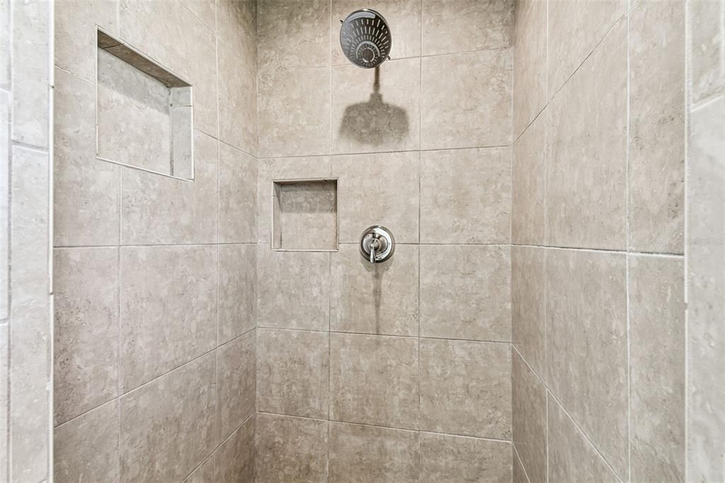 Под контрактом: $395,000 (3 спален, 2 ванн, 1752 Квадратных фут)