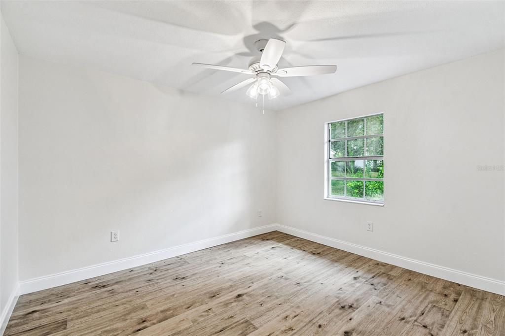 Под контрактом: $395,000 (3 спален, 2 ванн, 1752 Квадратных фут)