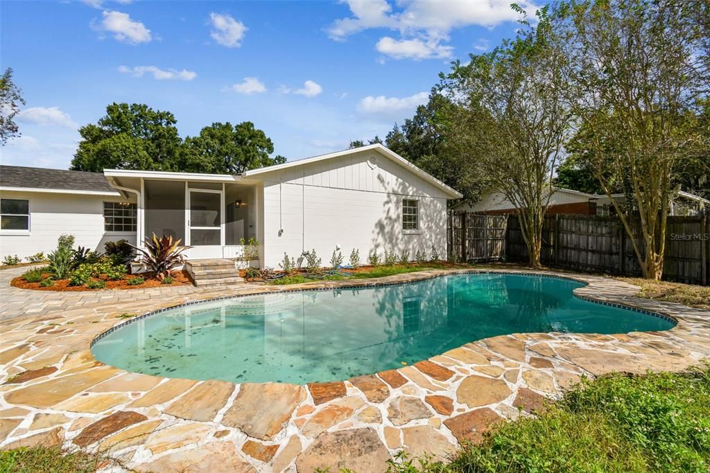 Под контрактом: $395,000 (3 спален, 2 ванн, 1752 Квадратных фут)