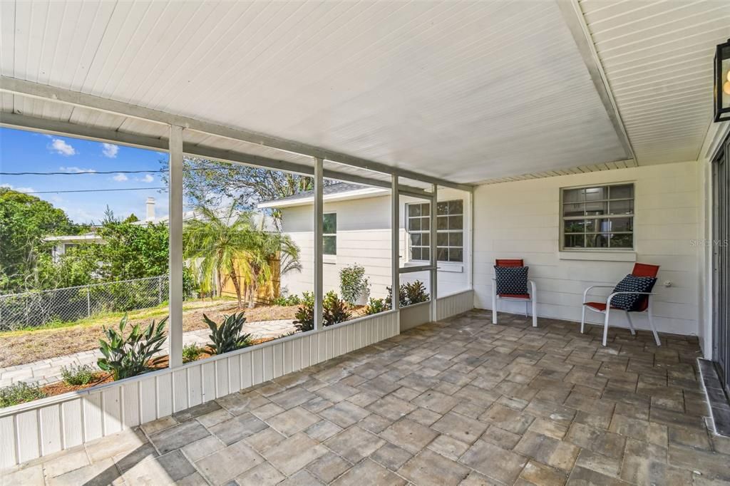 Под контрактом: $395,000 (3 спален, 2 ванн, 1752 Квадратных фут)