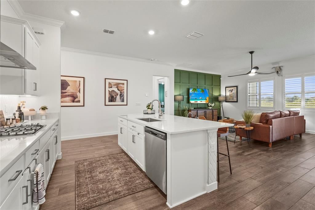 待售: $499,000 (2 贝兹, 2 浴室, 2218 平方英尺)