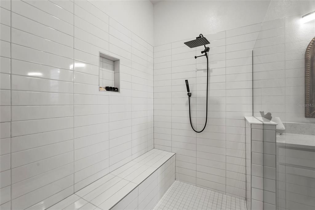 待售: $499,000 (2 贝兹, 2 浴室, 2218 平方英尺)