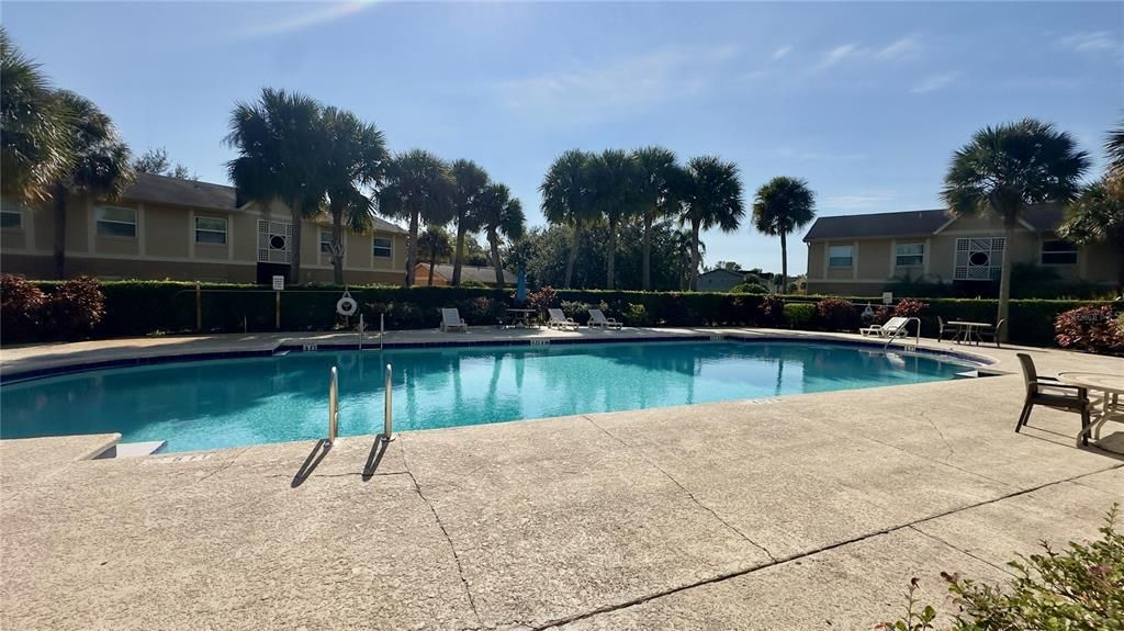 待售: $174,900 (2 贝兹, 2 浴室, 905 平方英尺)