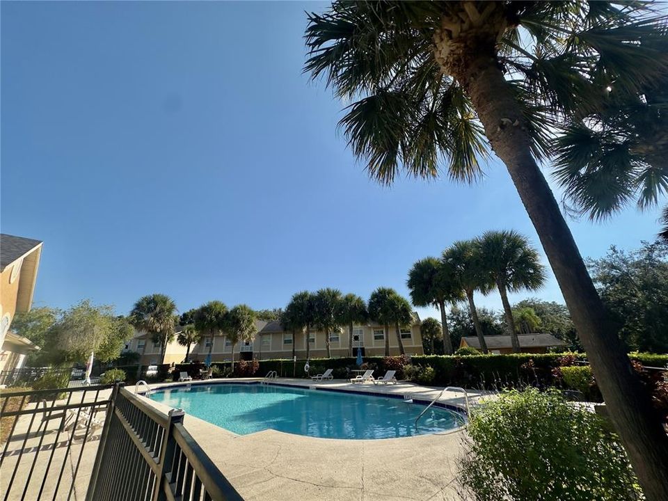 待售: $174,900 (2 贝兹, 2 浴室, 905 平方英尺)