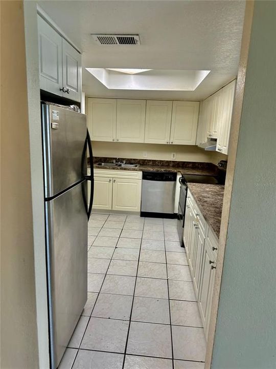 待售: $174,900 (2 贝兹, 2 浴室, 905 平方英尺)