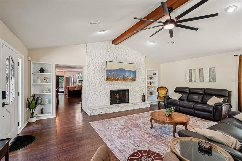 For Sale: $359,900 (3 beds, 2 baths, 2147 Square Feet)