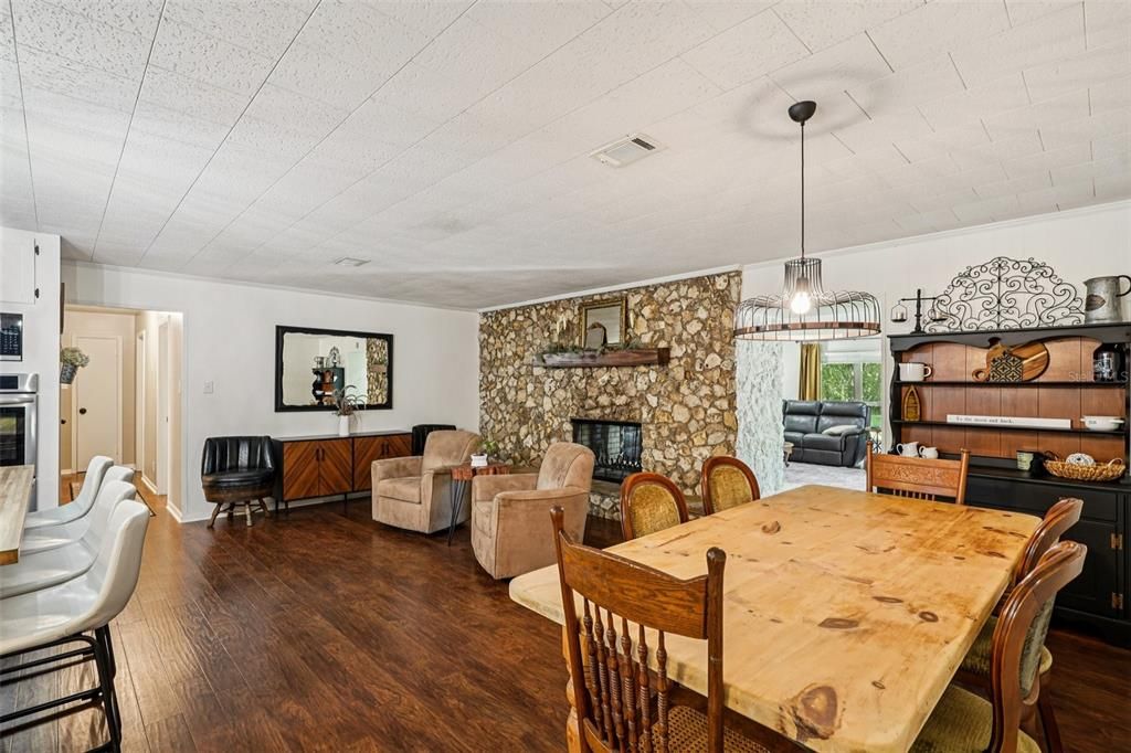 For Sale: $359,900 (3 beds, 2 baths, 2147 Square Feet)