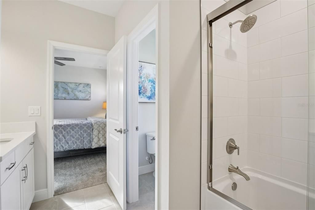 For Sale: $744,000 (5 beds, 4 baths, 3518 Square Feet)