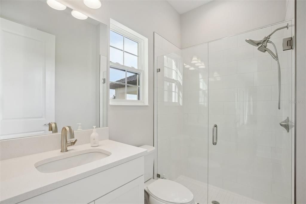 For Sale: $744,000 (5 beds, 4 baths, 3518 Square Feet)