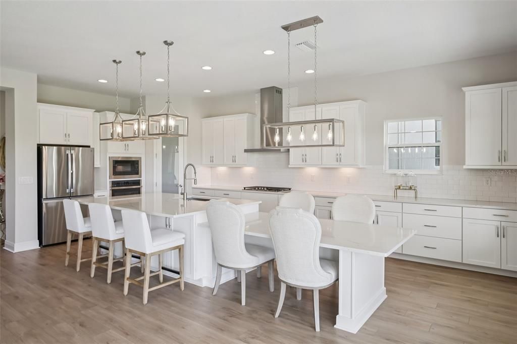 For Sale: $744,000 (5 beds, 4 baths, 3518 Square Feet)