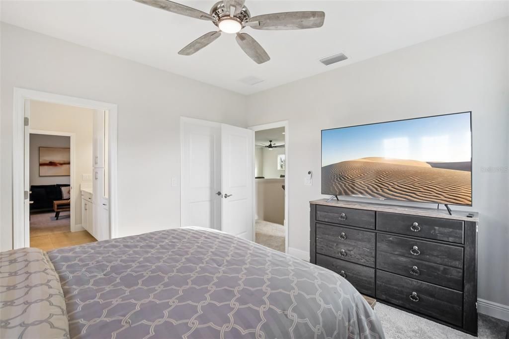 For Sale: $744,000 (5 beds, 4 baths, 3518 Square Feet)