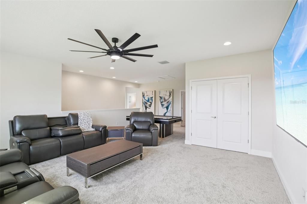 For Sale: $744,000 (5 beds, 4 baths, 3518 Square Feet)