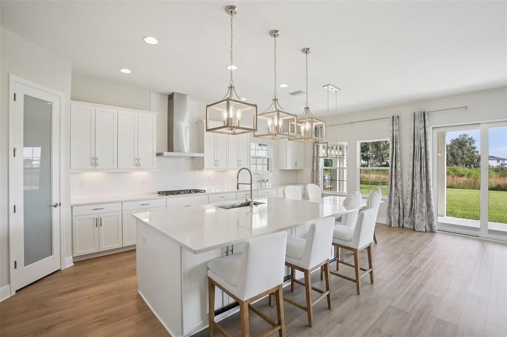 For Sale: $744,000 (5 beds, 4 baths, 3518 Square Feet)