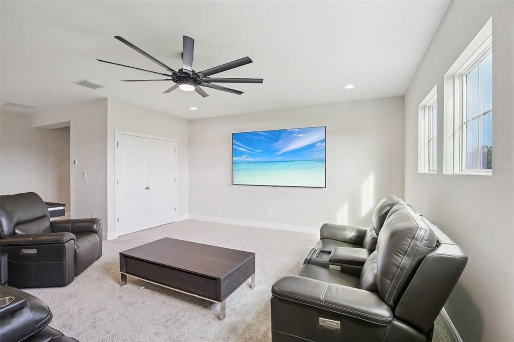 For Sale: $744,000 (5 beds, 4 baths, 3518 Square Feet)