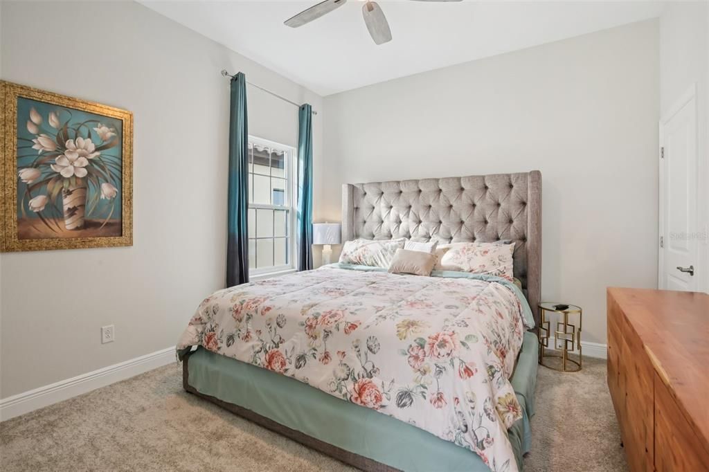 For Sale: $744,000 (5 beds, 4 baths, 3518 Square Feet)