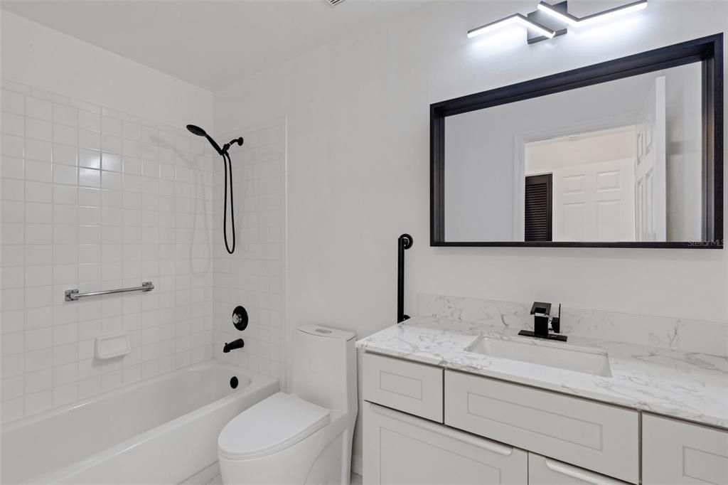 For Sale: $399,900 (2 beds, 2 baths, 1473 Square Feet)