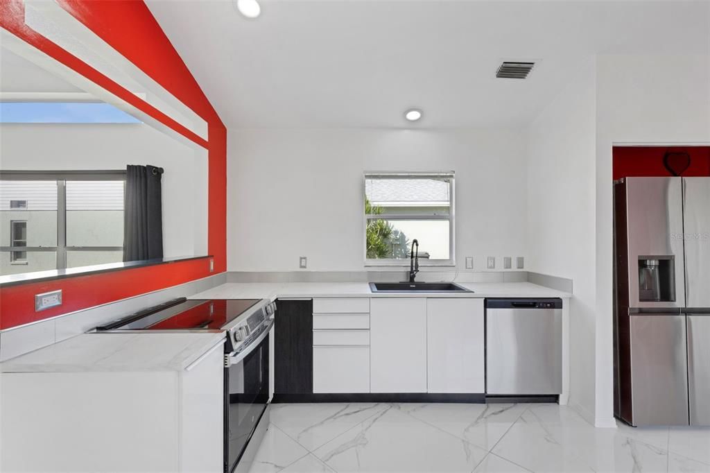 For Sale: $399,900 (2 beds, 2 baths, 1473 Square Feet)