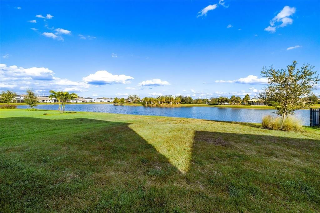 合同活跃: $438,000 (5 贝兹, 3 浴室, 2622 平方英尺)