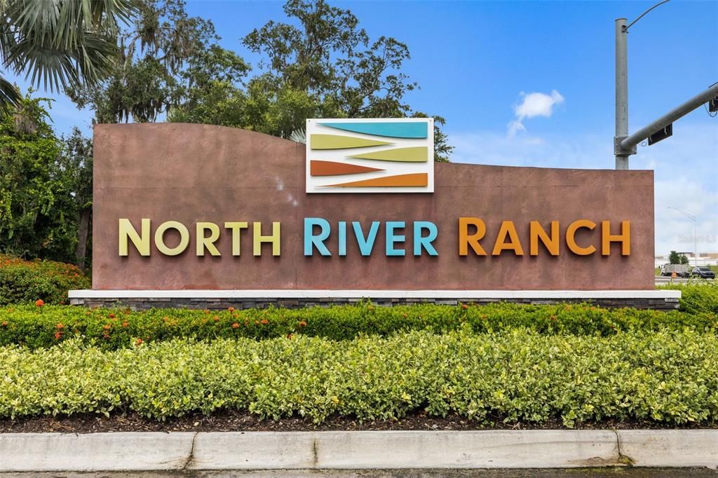 合同活跃: $438,000 (5 贝兹, 3 浴室, 2622 平方英尺)