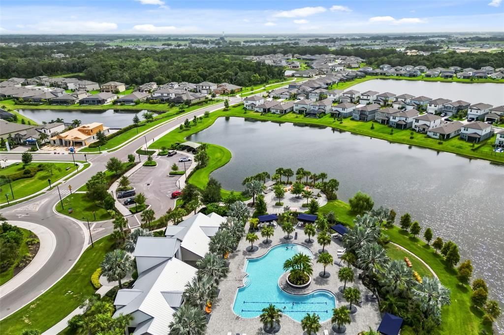 合同活跃: $438,000 (5 贝兹, 3 浴室, 2622 平方英尺)