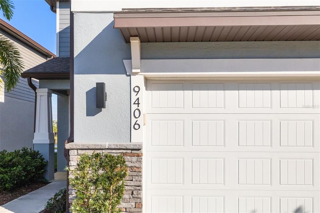 合同活跃: $438,000 (5 贝兹, 3 浴室, 2622 平方英尺)