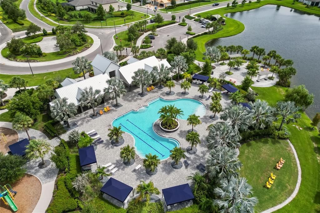 合同活跃: $438,000 (5 贝兹, 3 浴室, 2622 平方英尺)