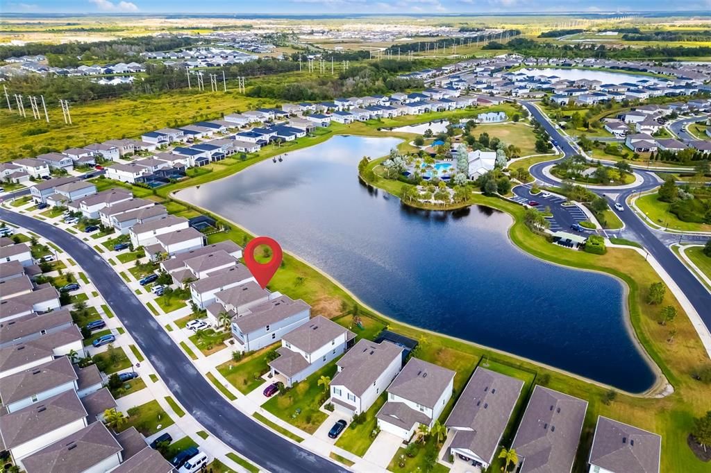 合同活跃: $438,000 (5 贝兹, 3 浴室, 2622 平方英尺)