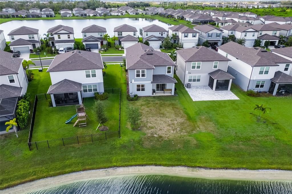 合同活跃: $438,000 (5 贝兹, 3 浴室, 2622 平方英尺)