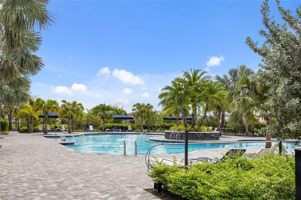 合同活跃: $438,000 (5 贝兹, 3 浴室, 2622 平方英尺)