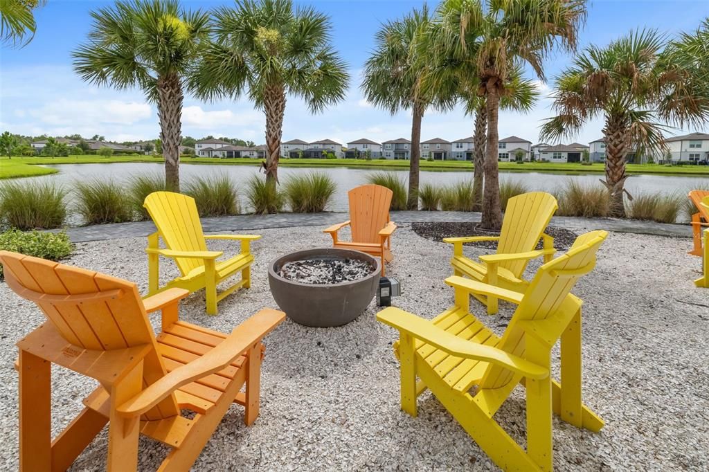 合同活跃: $438,000 (5 贝兹, 3 浴室, 2622 平方英尺)