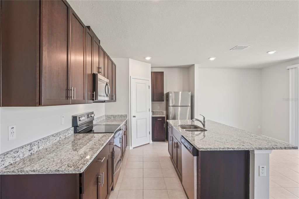 Active With Contract: $332,500 (3 beds, 2 baths, 1964 Square Feet)