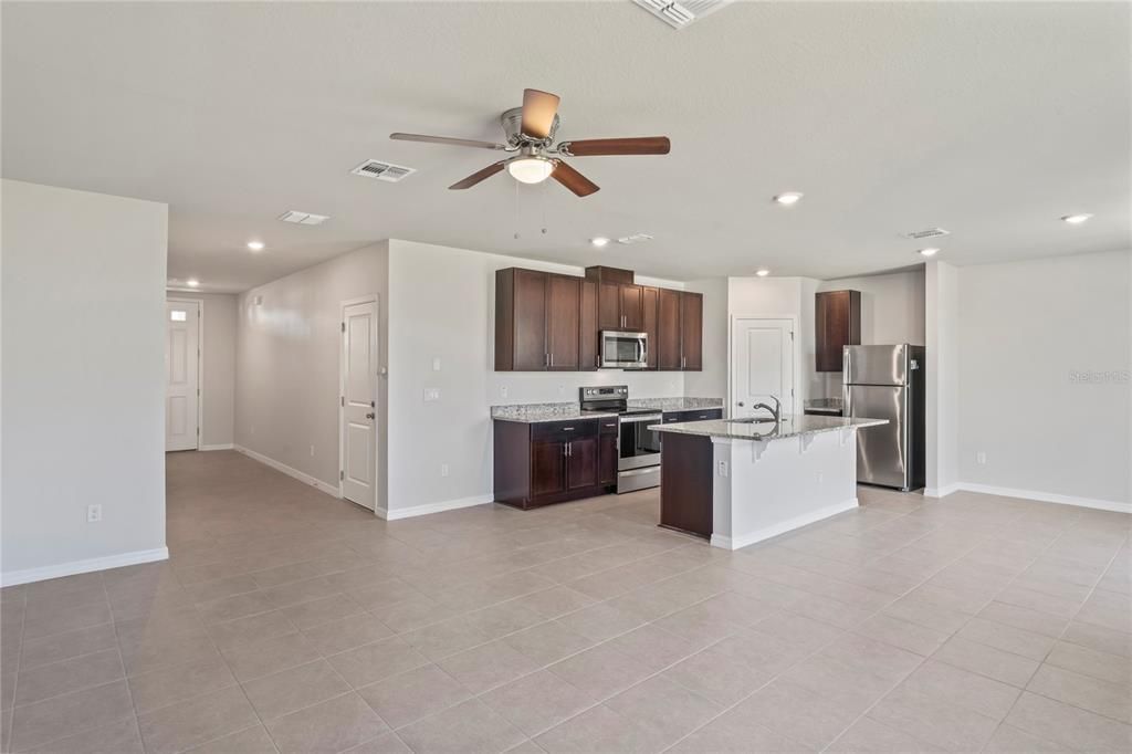 Active With Contract: $332,500 (3 beds, 2 baths, 1964 Square Feet)
