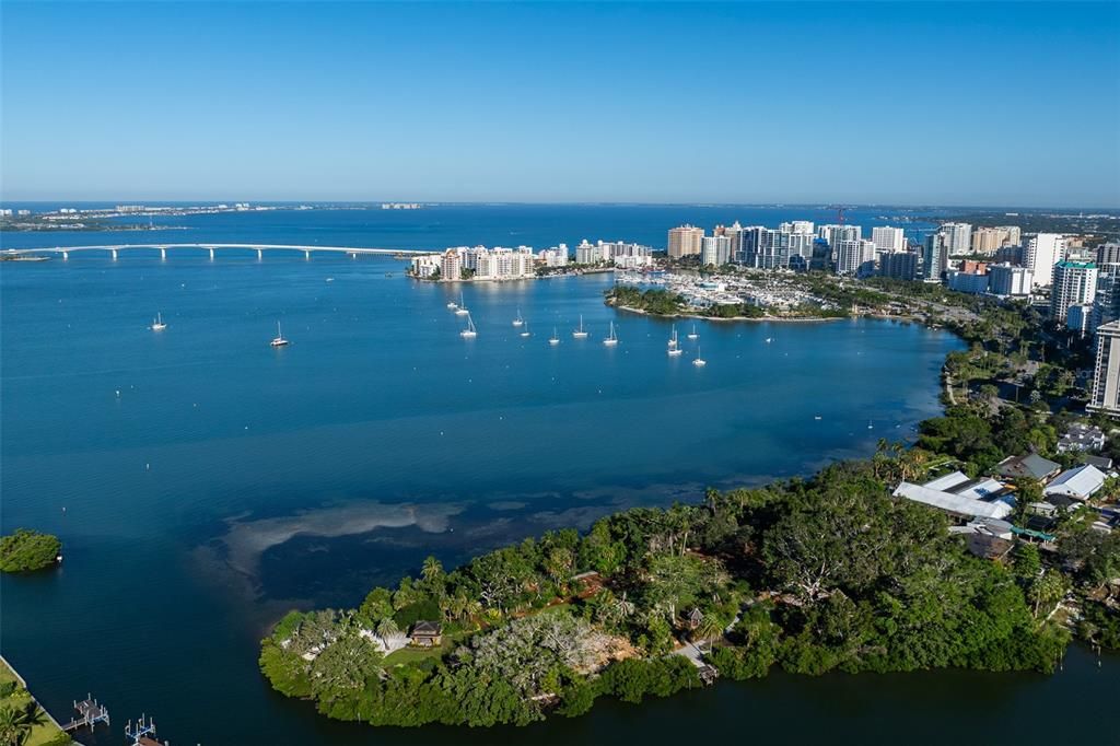 На продажу: $4,900,000 (0.37 acres)