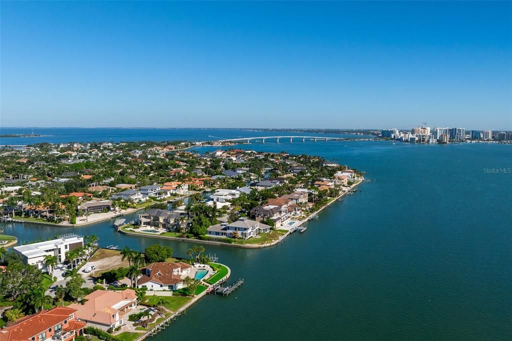 На продажу: $4,900,000 (0.37 acres)