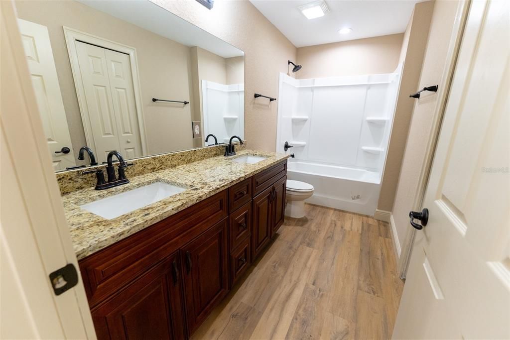 For Sale: $299,900 (3 beds, 2 baths, 1936 Square Feet)