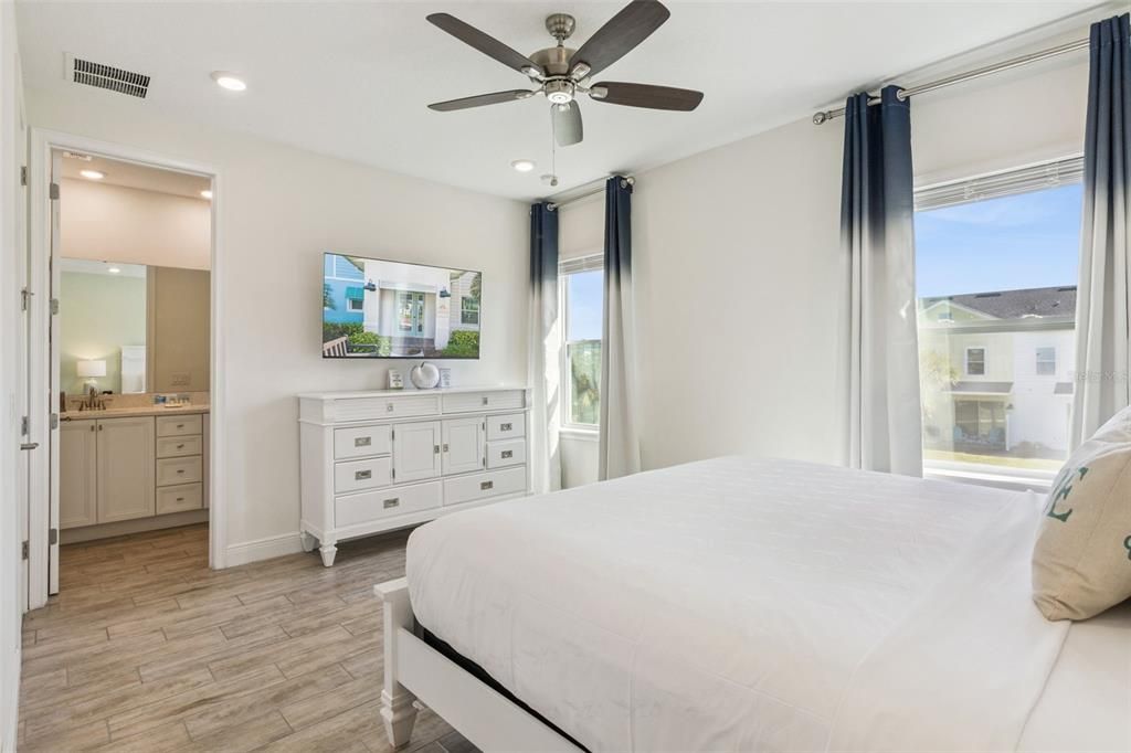 待售: $349,999 (3 贝兹, 3 浴室, 1545 平方英尺)