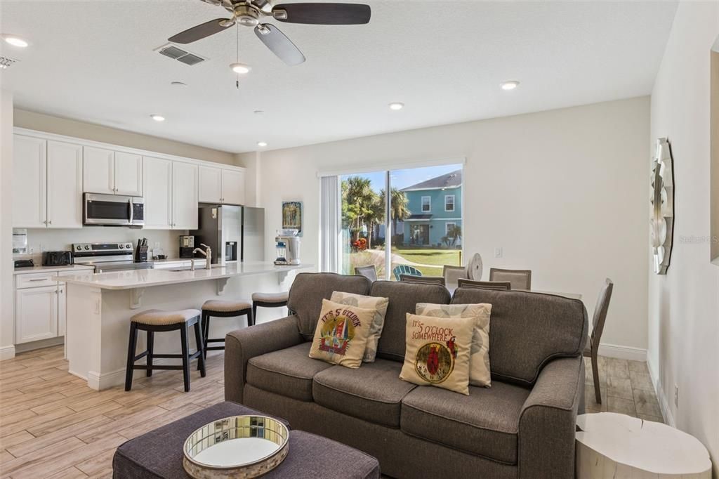 待售: $349,999 (3 贝兹, 3 浴室, 1545 平方英尺)