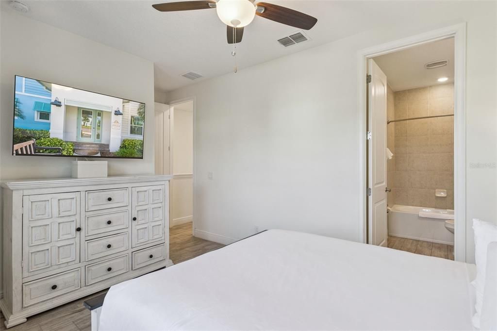 待售: $349,999 (3 贝兹, 3 浴室, 1545 平方英尺)