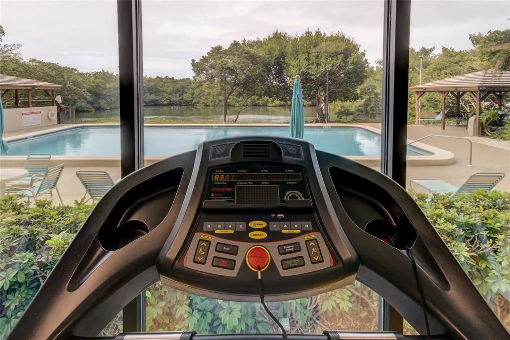 For Sale: $295,000 (2 beds, 2 baths, 1055 Square Feet)