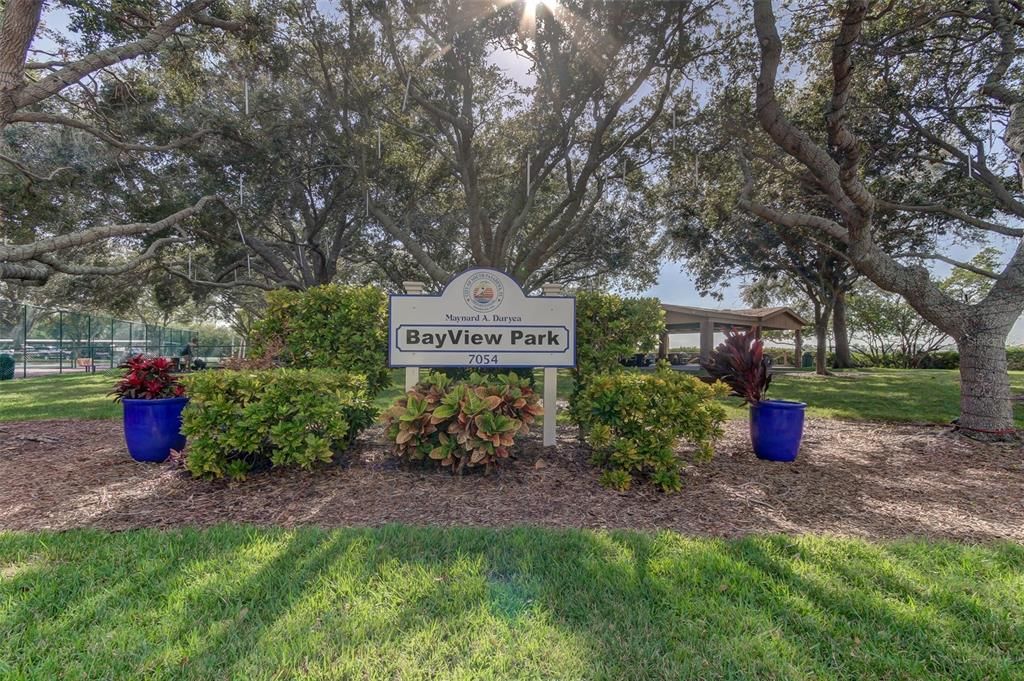 For Sale: $295,000 (2 beds, 2 baths, 1055 Square Feet)