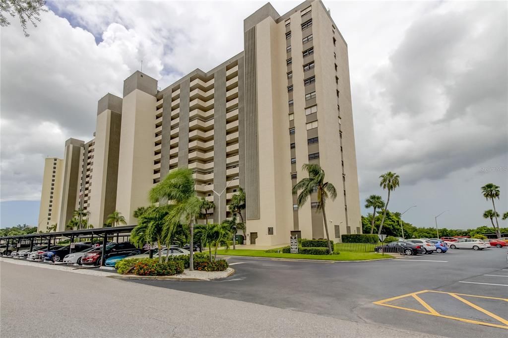 For Sale: $295,000 (2 beds, 2 baths, 1055 Square Feet)